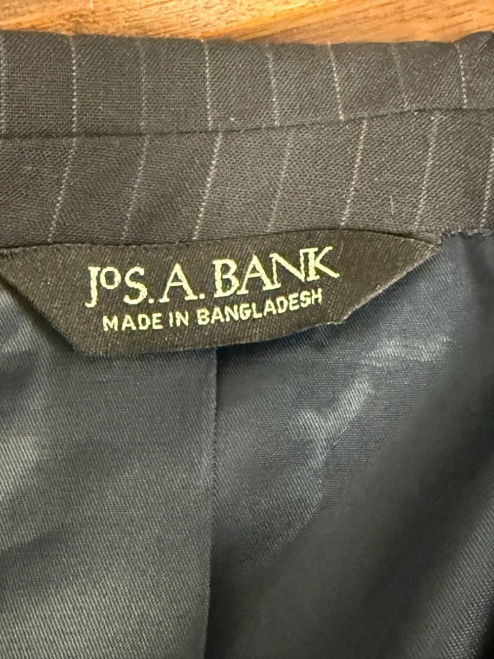 Jos A Bank Black Pinstripe Wool Blazer 42R Classic Business Suit Jacket
